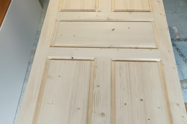 charpentier menuisier Seiches-sur-le-Loir fabrication porte-3