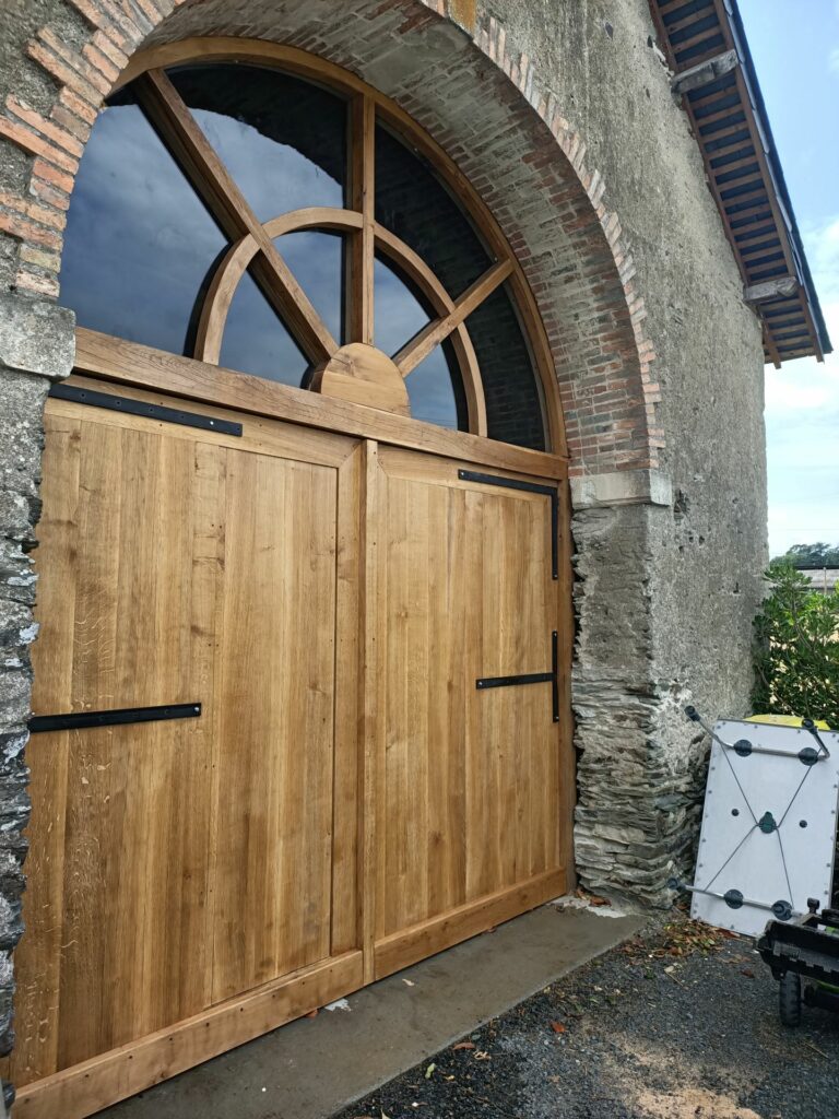 porte cochère-1-Châtelain-charpentes-menuiserie